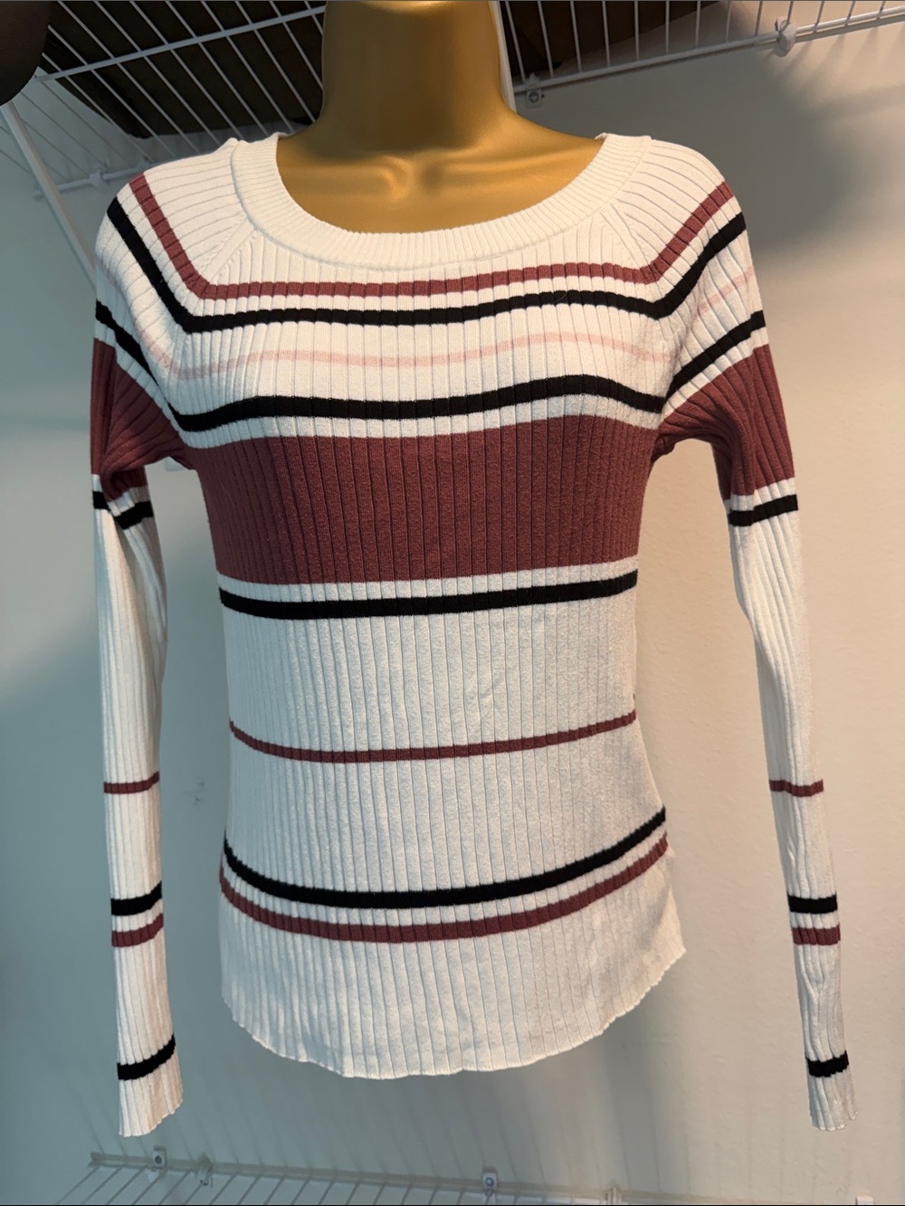 Express Ribbed Scoop-Neck Sweater in White, Maroon & Black